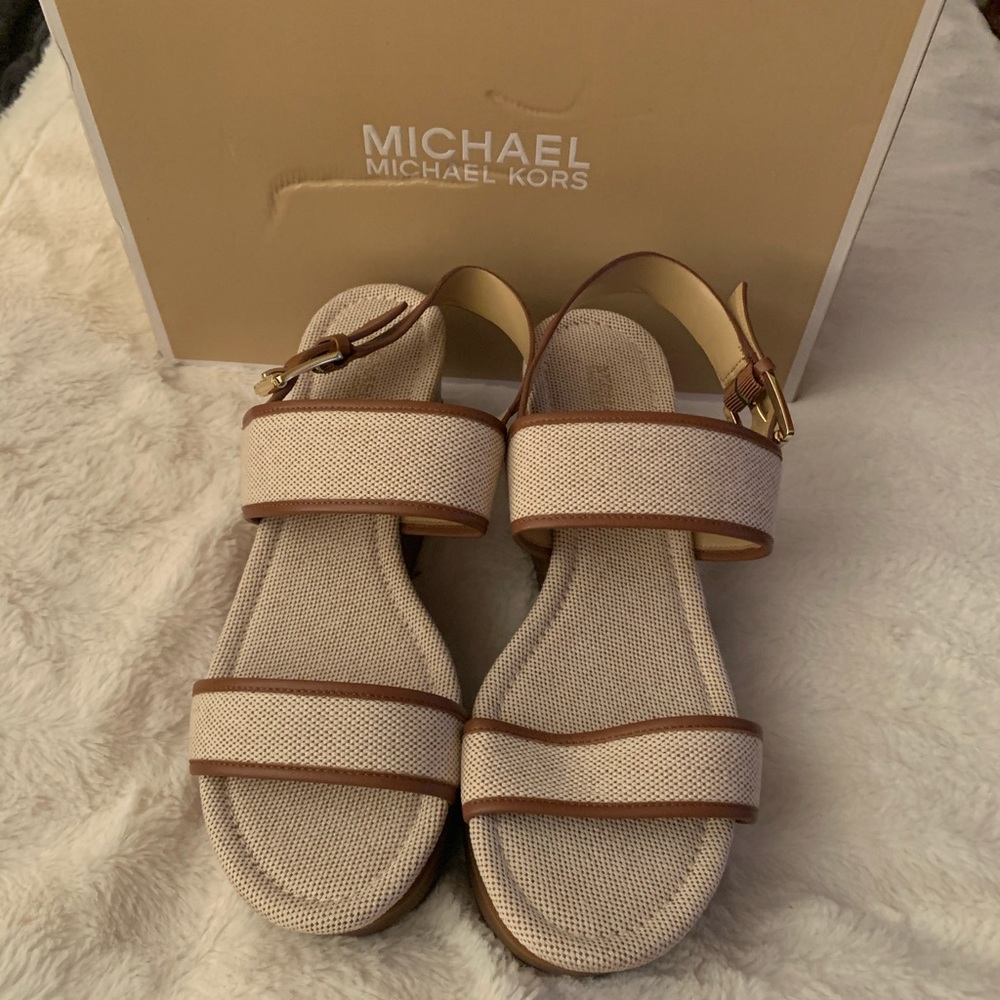Sandals - Picture 3 of 4